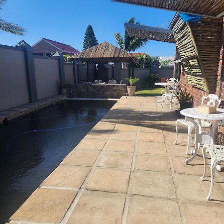 The Wooden Leg Guesthouse Kleinmond Exteriör bild