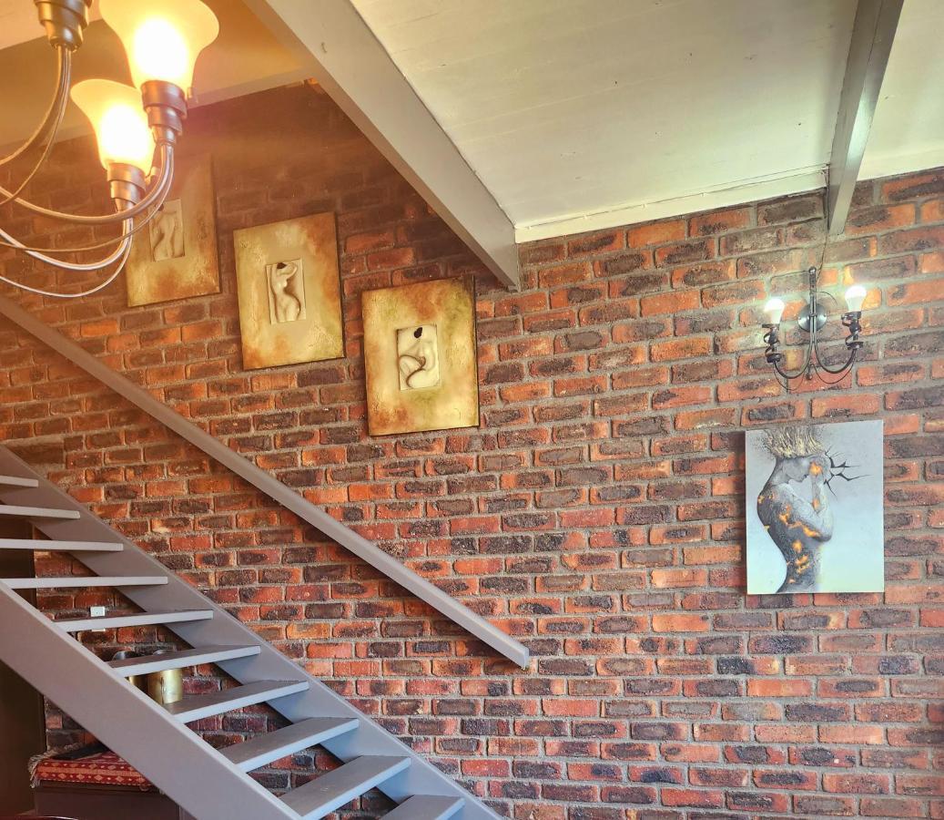 The Wooden Leg Guesthouse Kleinmond Exteriör bild